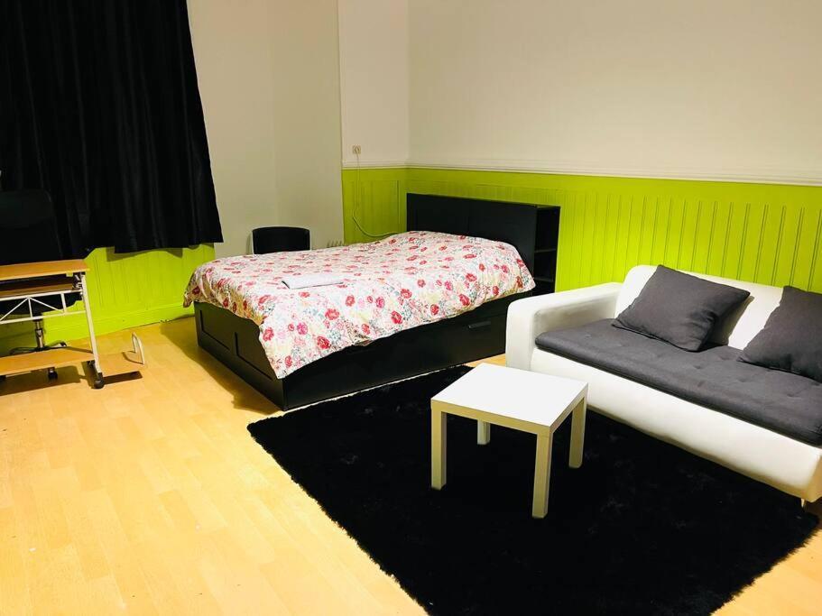 Apartmán Etablissement Close Fer Me Lutych Exteriér fotografie