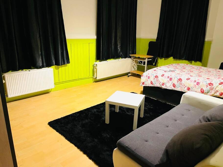 Apartmán Etablissement Close Fer Me Lutych Exteriér fotografie
